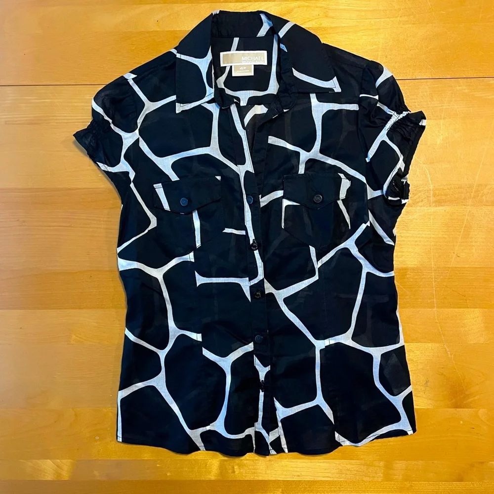 Michael Michael Kors Black and White Print Button Down Top Size 4P - Picture 1 of 11